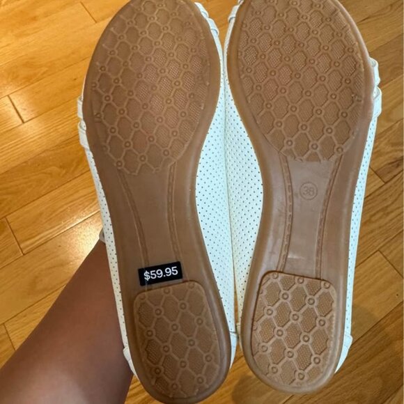 Novo White flats - Picture 2 of 2